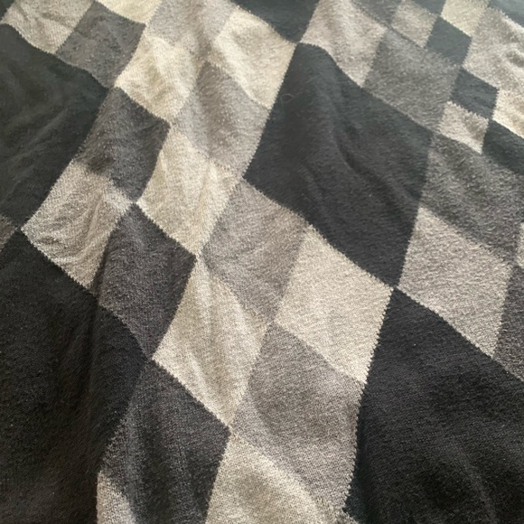 Perry Ellis - Size Medium. Lightweight Argyle Sweater - Picture 3 of 4